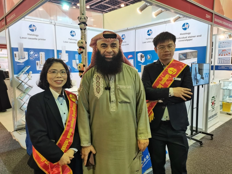 jinquan-at-medlab-middle-east-2025-4_副本.webp